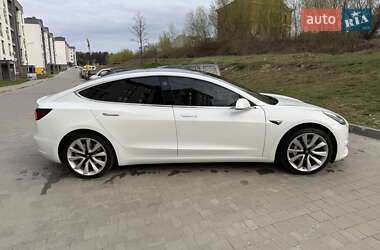 Седан Tesla Model 3 2019 в 