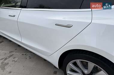 Седан Tesla Model 3 2019 в 
