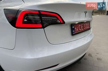 Седан Tesla Model 3 2019 в 