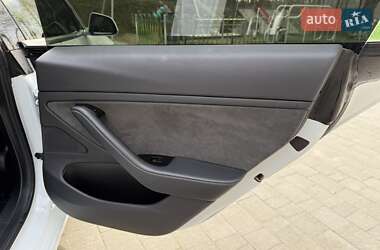 Седан Tesla Model 3 2019 в 