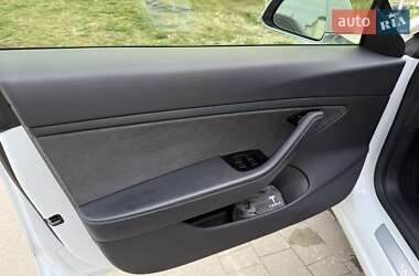 Седан Tesla Model 3 2019 в 