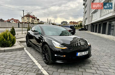 Седан Tesla Model 3 2019 в Трускавце