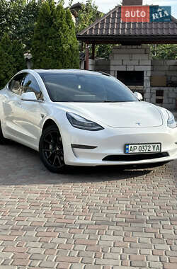 Седан Tesla Model 3 2020 в 