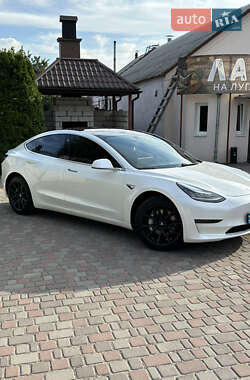 Седан Tesla Model 3 2020 в 