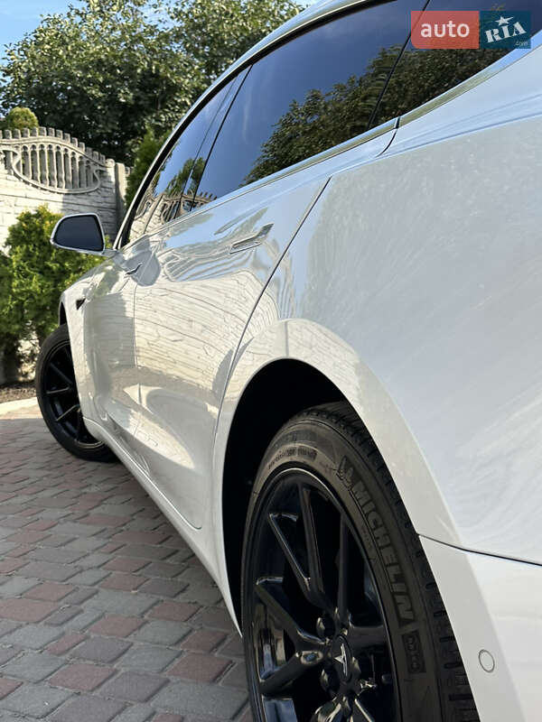 Седан Tesla Model 3 2020 в Запоріжжі