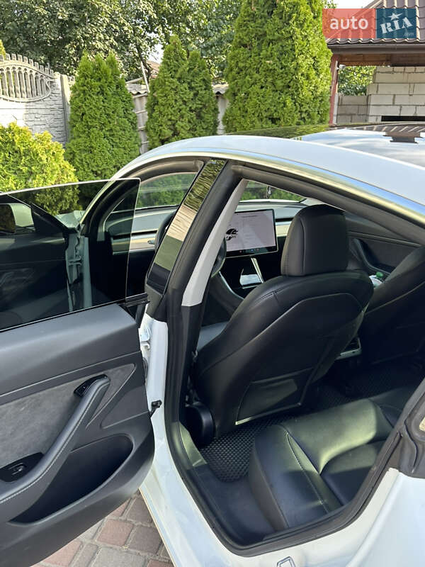 Седан Tesla Model 3 2020 в Запоріжжі