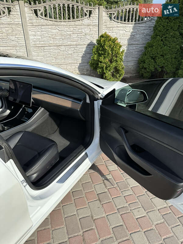 Седан Tesla Model 3 2020 в Запоріжжі