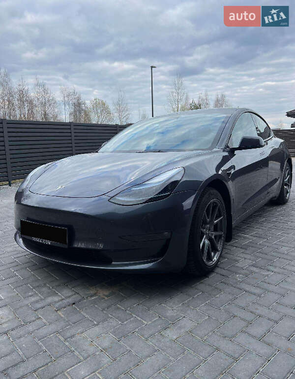 Tesla Model 3 2021
