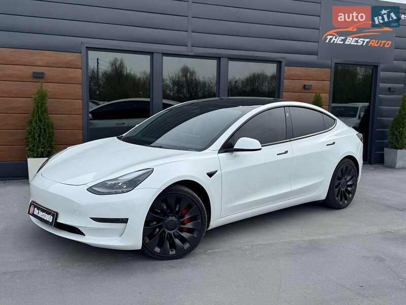 Седан Tesla Model 3 2023 в 