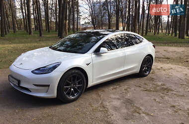 Седан Tesla Model 3 2020 в 