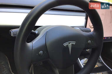 Седан Tesla Model 3 2020 в 