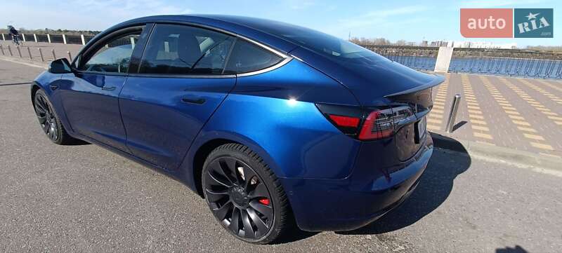 Седан Tesla Model 3 2021 в Вышгороде