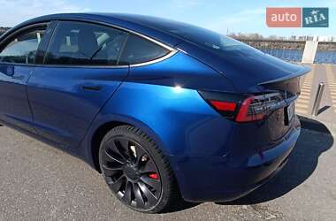 Седан Tesla Model 3 2021 в 
