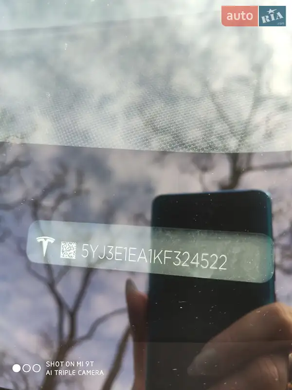 Седан Tesla Model 3 2019 в 