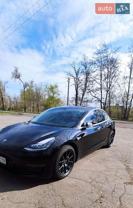 Tesla Model 3 2019