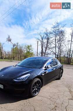 Седан Tesla Model 3 2019 в 