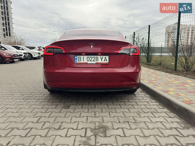 Седан Tesla Model 3 2018 в Києві