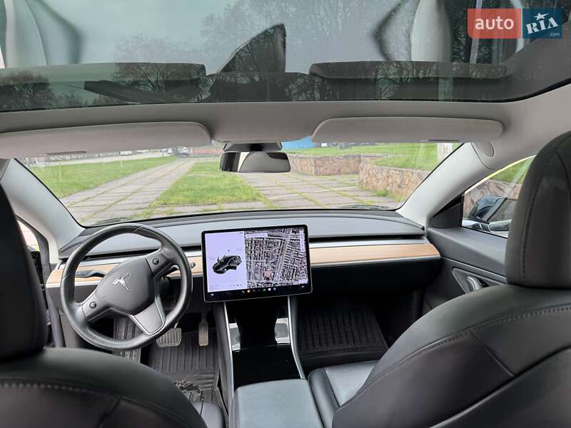 Седан Tesla Model 3 2018 в Кам'янському