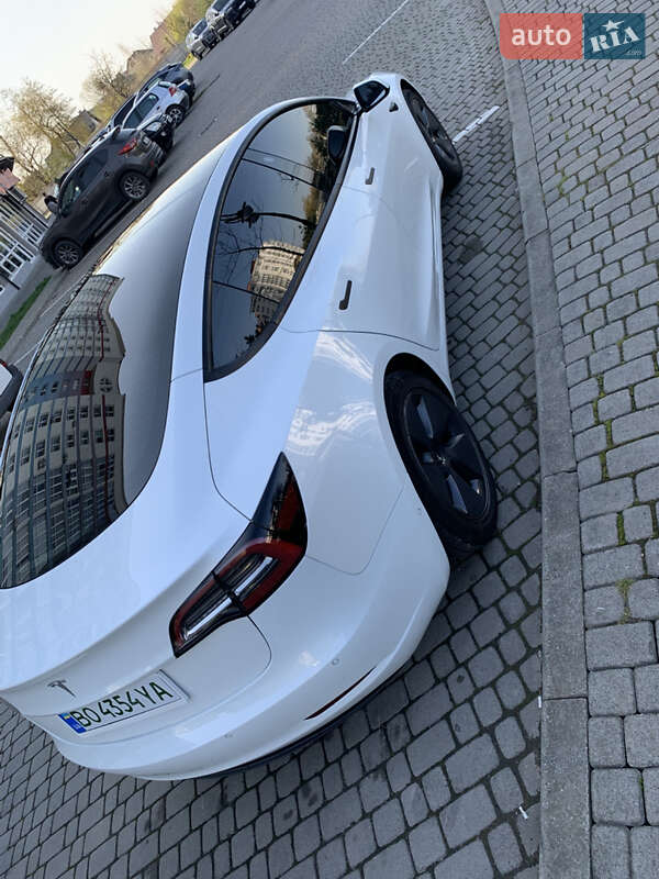 Седан Tesla Model 3 2021 в Ивано-Франковске