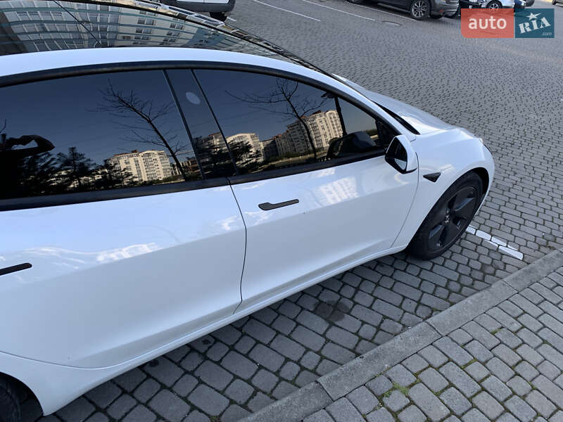 Седан Tesla Model 3 2021 в Ивано-Франковске