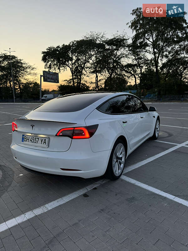 Седан Tesla Model 3 2021 в Одесі
