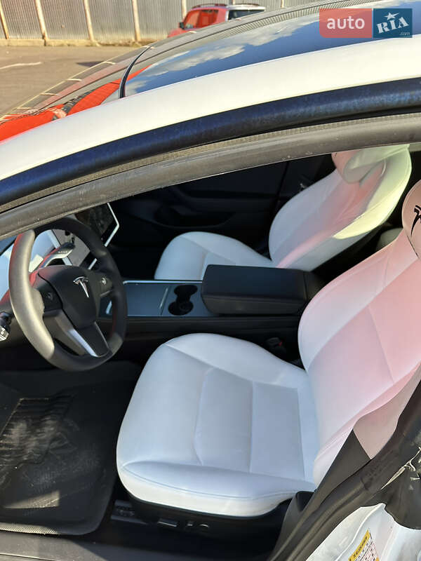 Седан Tesla Model 3 2021 в Одесі