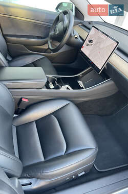 Седан Tesla Model 3 2020 в Днепре