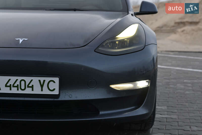Седан Tesla Model 3 2022 в Черкассах