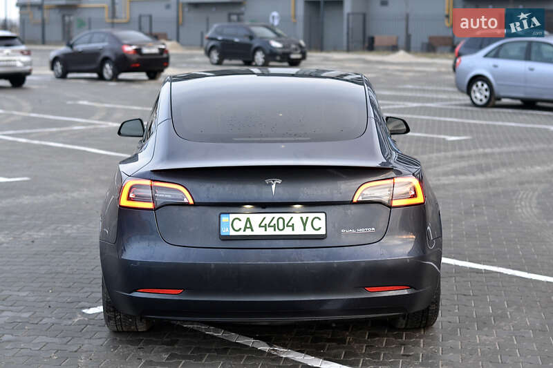 Седан Tesla Model 3 2022 в Черкассах