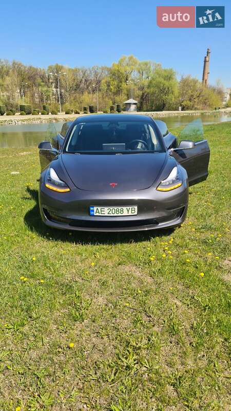 Седан Tesla Model 3 2019 в Дніпрі