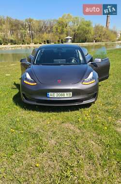 Седан Tesla Model 3 2019 в 