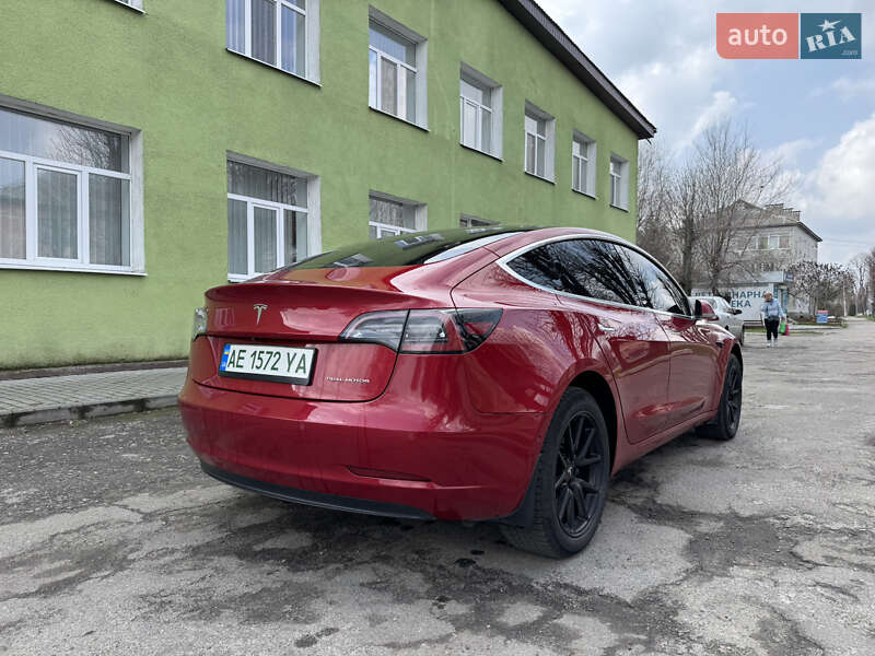 Седан Tesla Model 3 2018 в Дніпрі