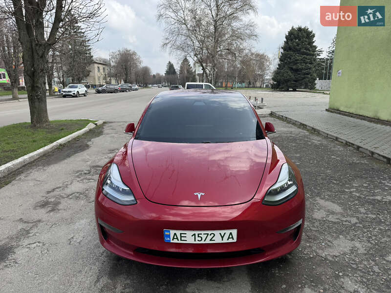 Седан Tesla Model 3 2018 в Дніпрі
