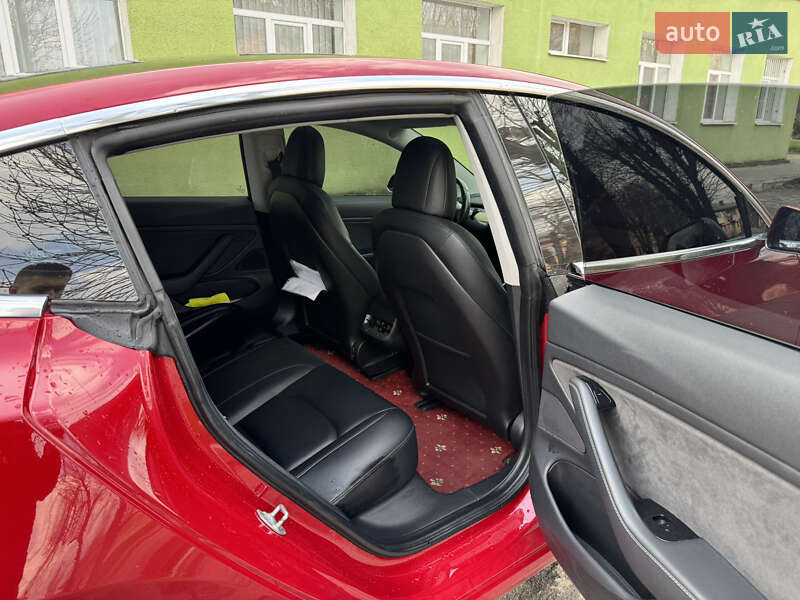 Седан Tesla Model 3 2018 в Дніпрі