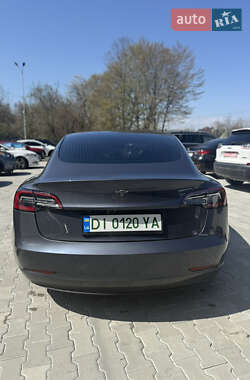 Седан Tesla Model 3 2020 в 