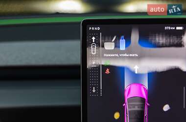 Седан Tesla Model 3 2024 в 