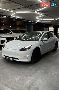 Седан Tesla Model 3 2019 в 