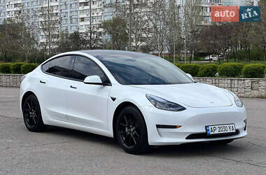 Седан Tesla Model 3 2021 в 