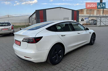 Седан Tesla Model 3 2023 в 