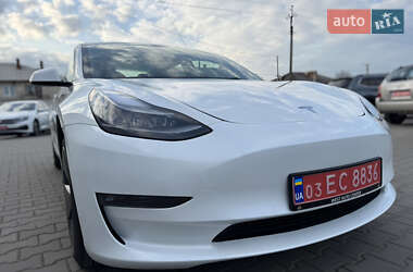 Седан Tesla Model 3 2023 в 