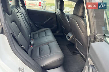 Седан Tesla Model 3 2023 в 