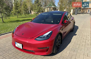 Седан Tesla Model 3 2021 в 