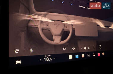 Седан Tesla Model 3 2021 в 