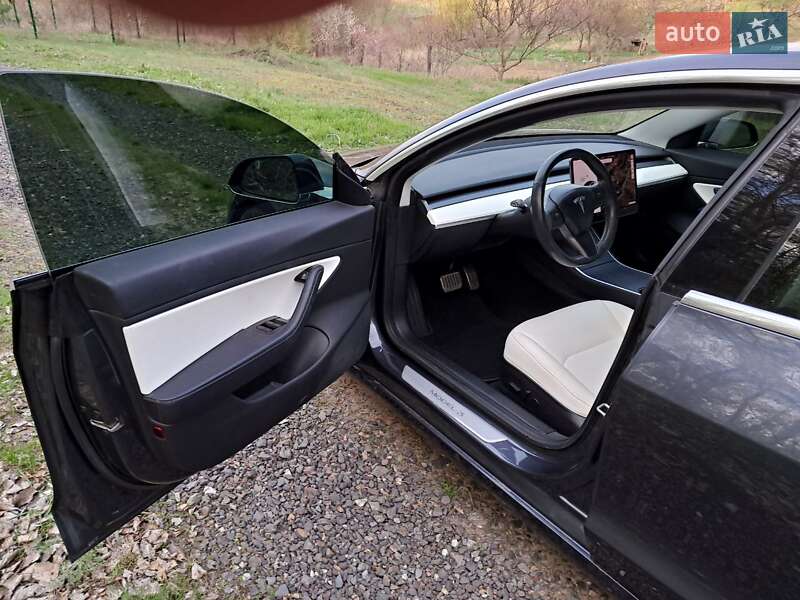 Седан Tesla Model 3 2018 в Харкові