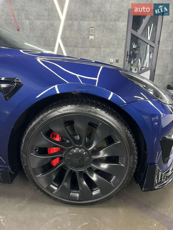 Седан Tesla Model 3 2023 в Білій Церкві