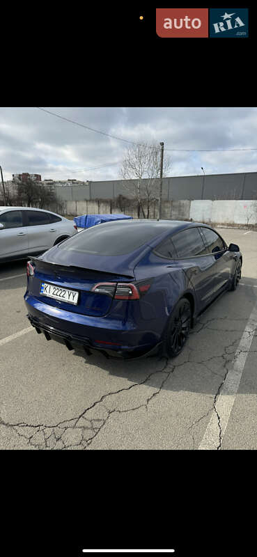 Седан Tesla Model 3 2023 в Білій Церкві