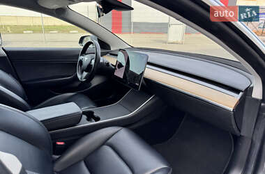 Седан Tesla Model 3 2018 в 