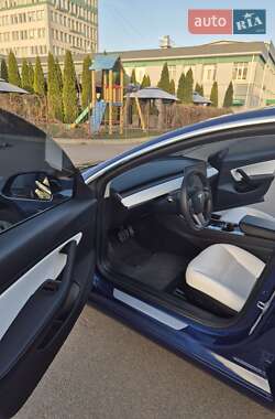 Седан Tesla Model 3 2019 в 