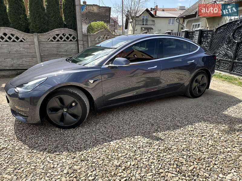 Седан Tesla Model 3 2018 в Самборе