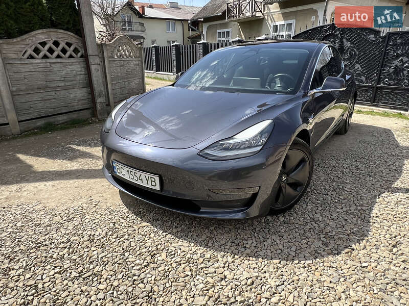 Седан Tesla Model 3 2018 в Самборе
